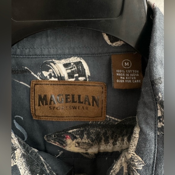 Men’s Magellan button down top with bass print size MED. - Picture 5 of 5